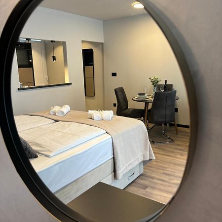Studio Apartman Versi Old Town Zadar Bagian luar foto